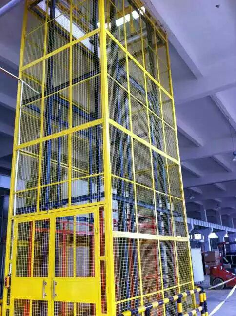 導(dǎo)軌式升降平臺(tái)